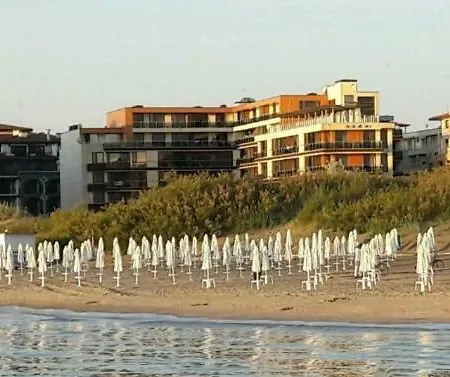 Apartment Bay